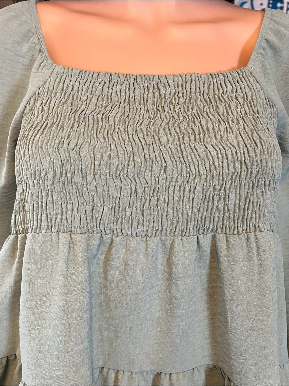 Paper Crane Sage Green Smocked Boho Babydoll Top Size L - Picture 4 of 7